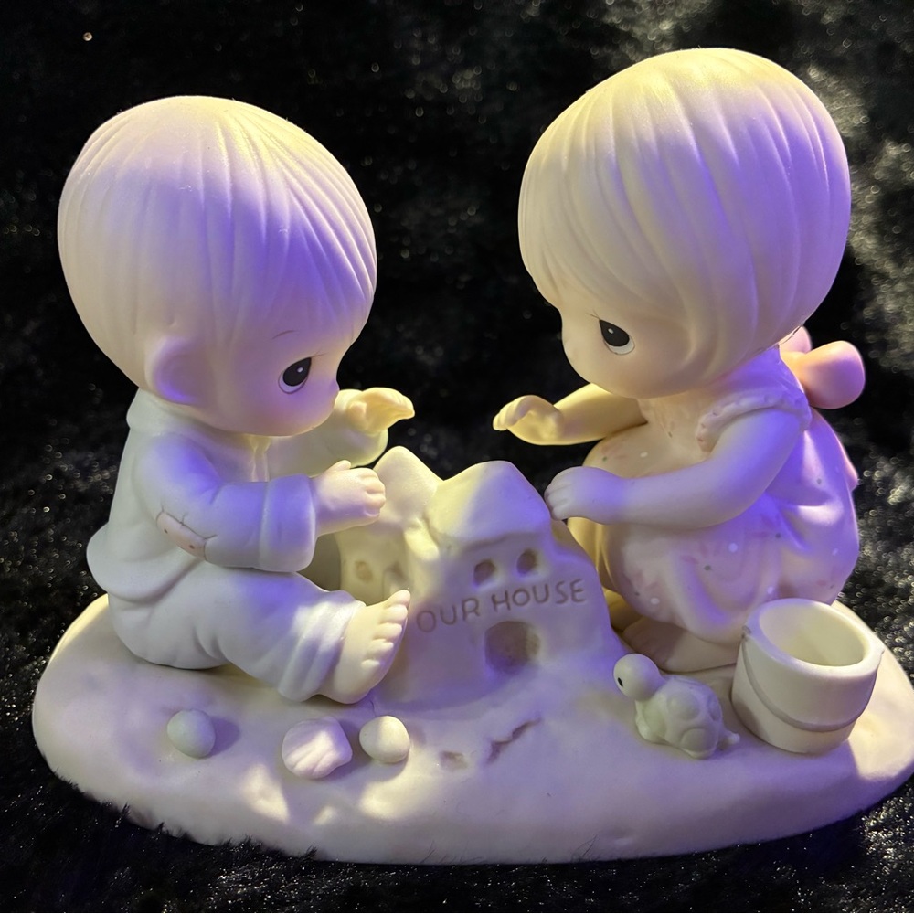 Precious Moments Vintage 1983 “God Bless Our Home" #12319